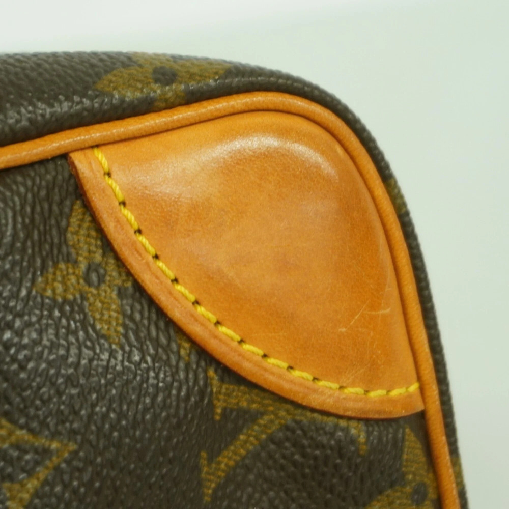LOUIS VUITTON Brown Monogram Shoulder Bag - Picture 10 of 11